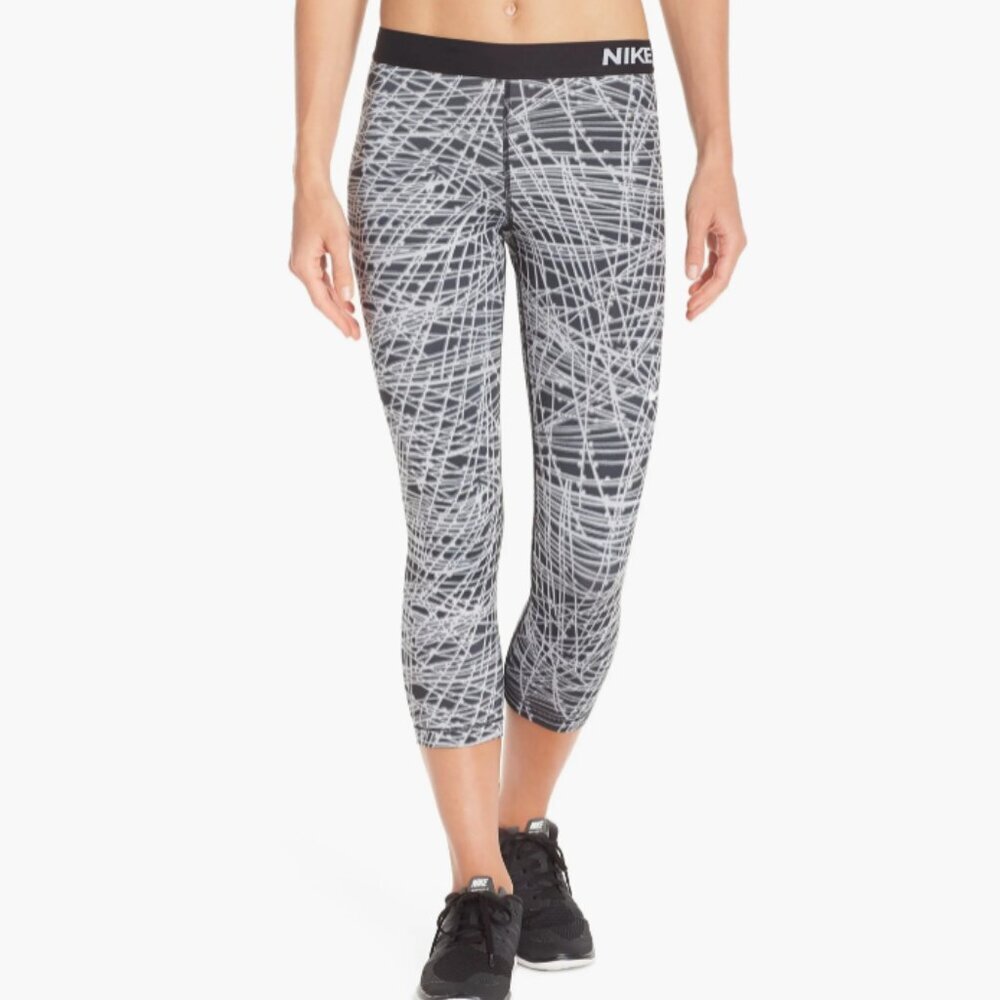 Nike Pro Cool Tracer Capris Womens Size XS Black White Training Leggings Workout